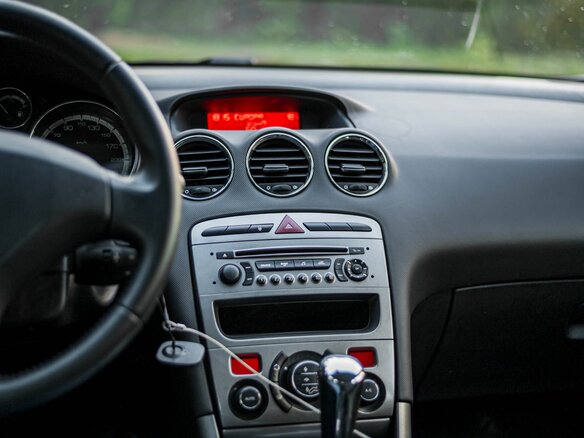 2011 Peugeot 308 I Рестайлинг, белый, 510000 рублей - вид 6