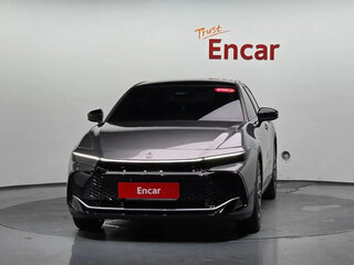 2025 Toyota Crown Signia XVI (S230), серый, 7588000 рублей, вид 3