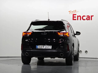 2022 Chevrolet TrailBlazer III, чёрный, 2080000 рублей, вид 4