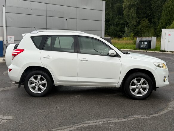 2011 Toyota RAV4 III (XA30) Рестайлинг, белый - вид 9