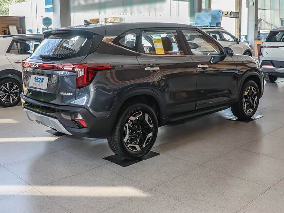 2026 Kia Seltos I Рестайлинг, белый - вид 6