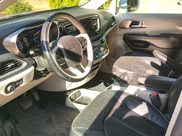 2017 Chrysler Pacifica RU, белый, 2590000 рублей - вид 9
