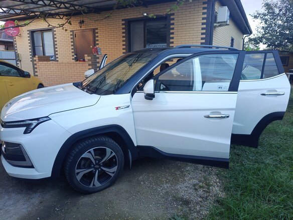 2022 JAC JS4, белый, 1450000 рублей - вид 3