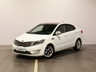 2013 Kia Rio 4-speed III, белый, 720000 рублей, вид 2