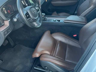 2018 Volvo XC60 II, белый, 3700000 рублей, вид 4