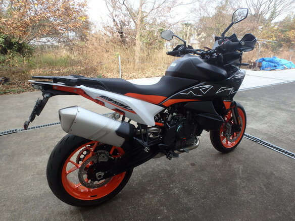 2024 KTM 890 SMT, чёрный, 1400000 рублей - вид 2