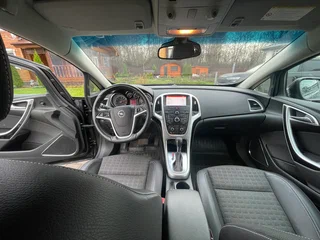 2014 Opel Astra GTC J Рестайлинг, чёрный, 1050000 рублей, вид 4