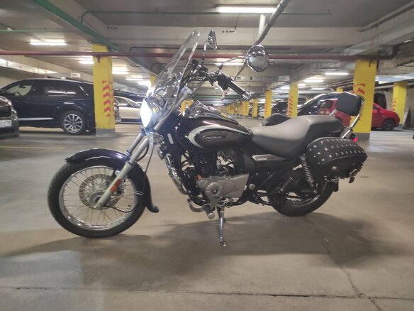2025 Bajaj Avenger, чёрный, 240000 рублей - вид 1