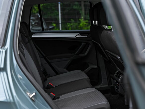 2020 Volkswagen Tiguan II, синий, 1888000 рублей - вид 10