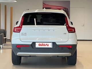 2024 Volvo XC40 I Рестайлинг, белый, 3200000 рублей, вид 4