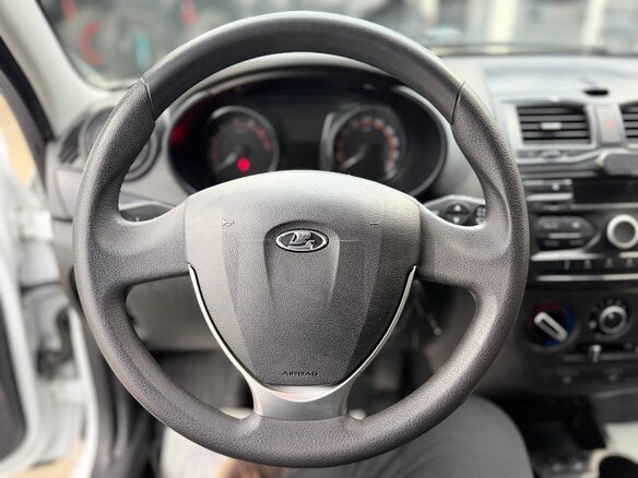 2023 Lada (ВАЗ) Granta I Рестайлинг, белый, 700000 рублей - вид 13