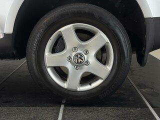 2008 Volkswagen Touareg I Рестайлинг, серый, 1150000 рублей, вид 5