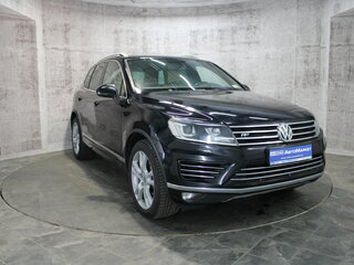 2015 Volkswagen Touareg II Рестайлинг, чёрный, 3099000 рублей, вид 3