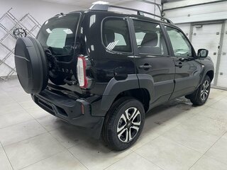 2026 Lada (ВАЗ) Niva Travel I Рестайлинг, чёрный, 1735900 рублей, вид 5