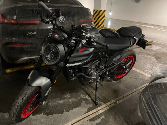 2021 Ducati Monster 937, серый, 900000 рублей - вид 2