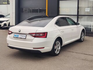 2018 Skoda Superb III, белый, 1925000 рублей, вид 5