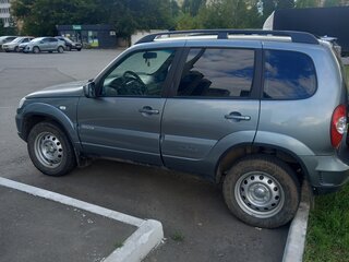 2015 Chevrolet Niva I Рестайлинг, серый, 740000 рублей, вид 5