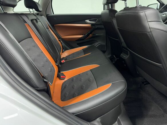 2026 Lada (ВАЗ) Vesta SW Cross I Рестайлинг (NG), белый - вид 12