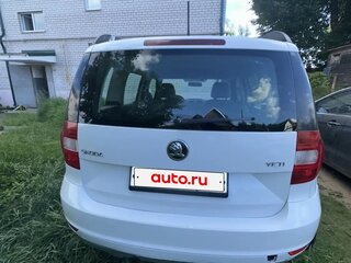 2015 Skoda Yeti I Рестайлинг, белый, 850000 рублей, вид 4