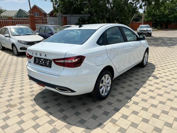 2026 Lada (ВАЗ) Vesta I Рестайлинг (NG), белый - вид 3