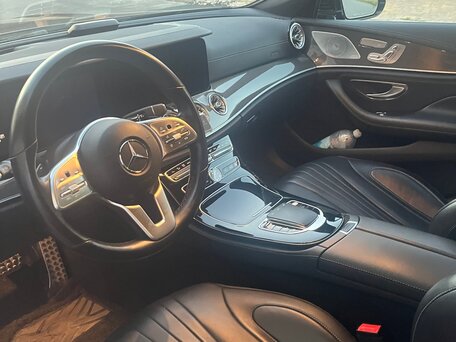 2020 Mercedes-Benz CLS 300 d III (C257), чёрный, 4500000 рублей, вид 2