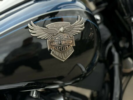 2018 Harley-Davidson Fat Boy, синий, 2200000 рублей, вид 2