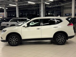 2017 Nissan X-Trail III Рестайлинг, белый, 1850000 рублей, вид 2