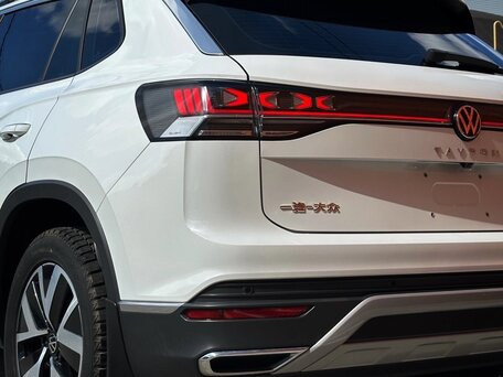 2023 Volkswagen Tayron I Рестайлинг, белый, 2595000 рублей, вид 5