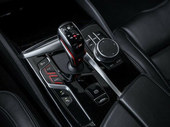 2021 BMW M5 VI (F90) Рестайлинг, чёрный, 10518527 рублей - вид 24