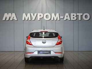 2015 Hyundai Solaris I Рестайлинг, серебристый, 890000 рублей, вид 5