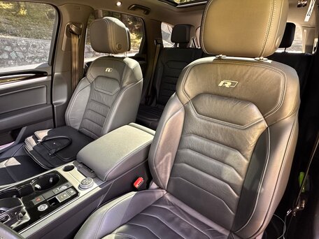 2019 Volkswagen Touareg III, коричневый, 4100000 рублей, вид 4