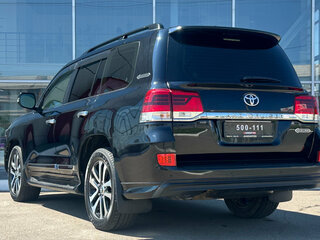 2017 Toyota Land Cruiser 200 Series Рестайлинг 2, чёрный, 6280000 рублей, вид 3