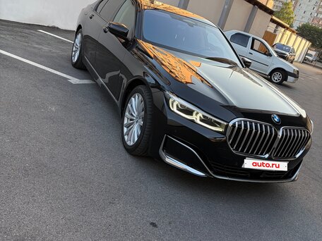 2021 BMW 7 серии 740d xDrive VI (G11/G12) Рестайлинг, чёрный, 7000000 рублей, вид 5