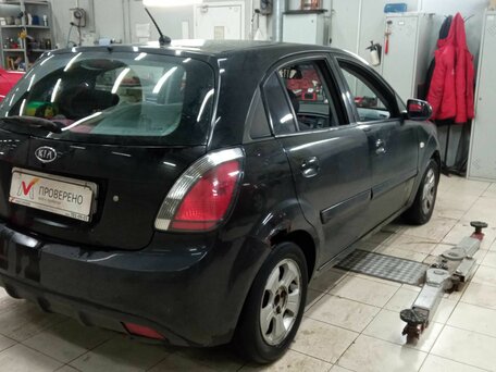2010 Kia Rio II Рестайлинг, чёрный, 420000 рублей, вид 3