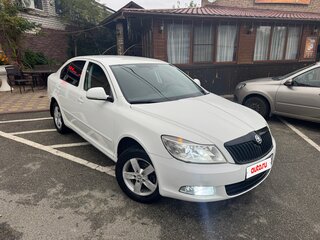 2011 Skoda Octavia II (A5) Рестайлинг, белый, 690000 рублей, вид 5