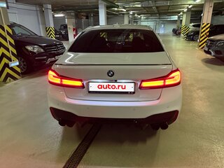 2019 BMW 5 серии 530i xDrive VII (G30/G31/G38), белый, 4070000 рублей, вид 4