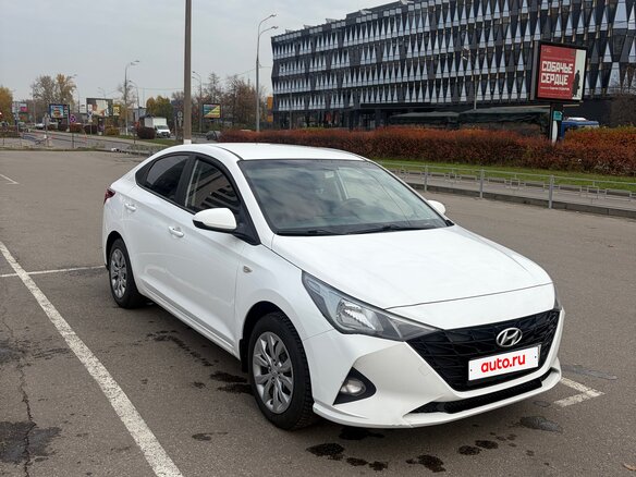 2021 Hyundai Solaris II Рестайлинг, белый, 1600000 рублей