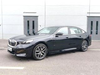 2025 BMW i5 Long eDrive40L, чёрный, 7790000 рублей, вид 2