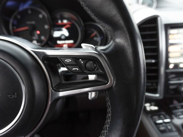 2015 Porsche Cayenne Diesel II Рестайлинг (958), чёрный, 3849000 рублей - вид 16