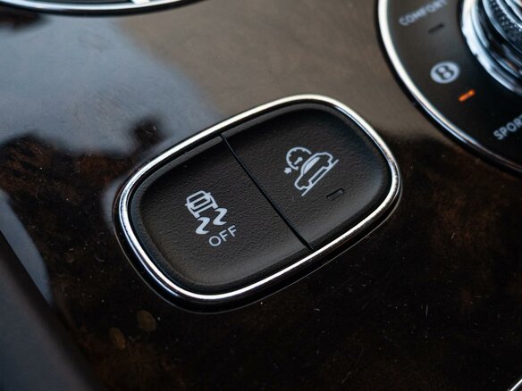 2019 Bentley Bentayga I, серый, 13200000 рублей - вид 15