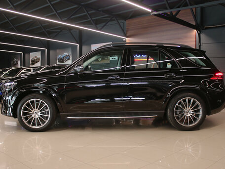 2026 Mercedes-Benz GLE 450 II (V167) Рестайлинг, чёрный, 13490000 рублей, вид 2