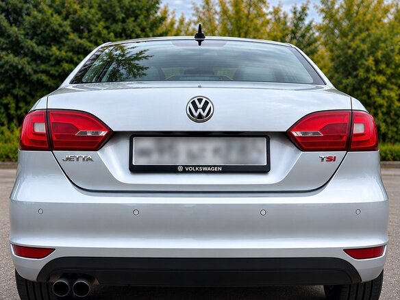 2012 Volkswagen Jetta VI, серебристый, 1395000 рублей - вид 2