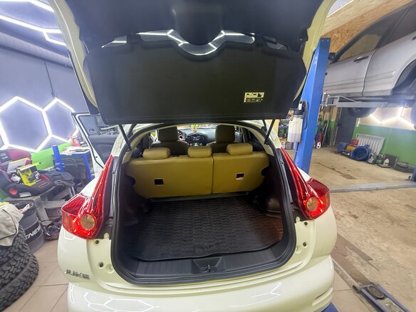 2012 Nissan Juke I, белый - вид 10