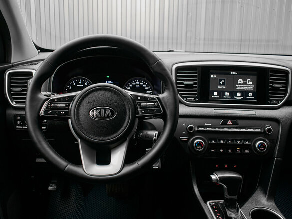 2018 Kia Sportage IV Рестайлинг, чёрный, 2340000 рублей - вид 11