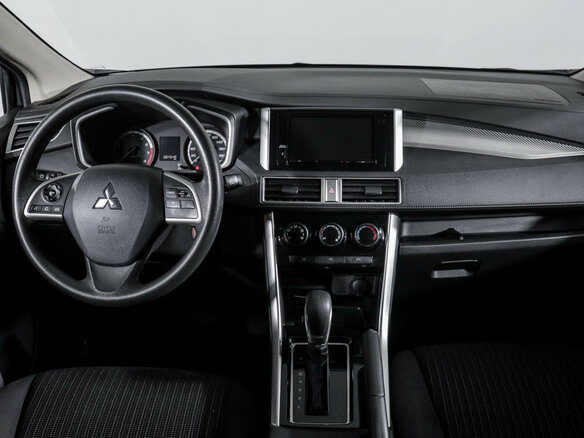 2022 Mitsubishi Xpander I, белый, 2139000 рублей - вид 11