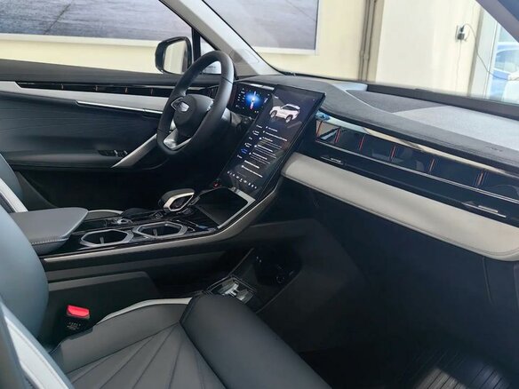 2026 Geely Atlas II, серебристый - вид 15
