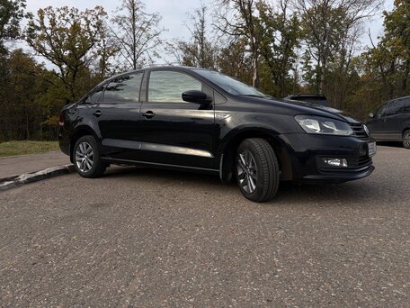 2019 Volkswagen Polo V Рестайлинг, чёрный, 1375000 рублей, вид 2