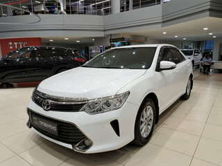2015 Toyota Camry VII (XV50) Рестайлинг, белый, 1499000 рублей, вид 1