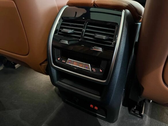 2026 BMW X7 40d I (G07) Рестайлинг, серый, 17900000 рублей - вид 17