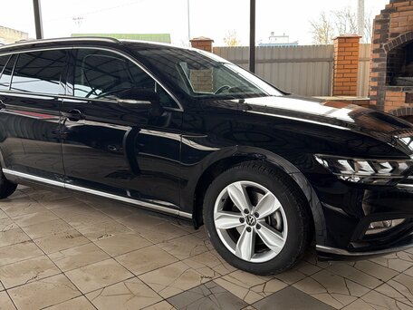 2023 Volkswagen Passat B8 Рестайлинг, чёрный, 3500000 рублей, вид 1